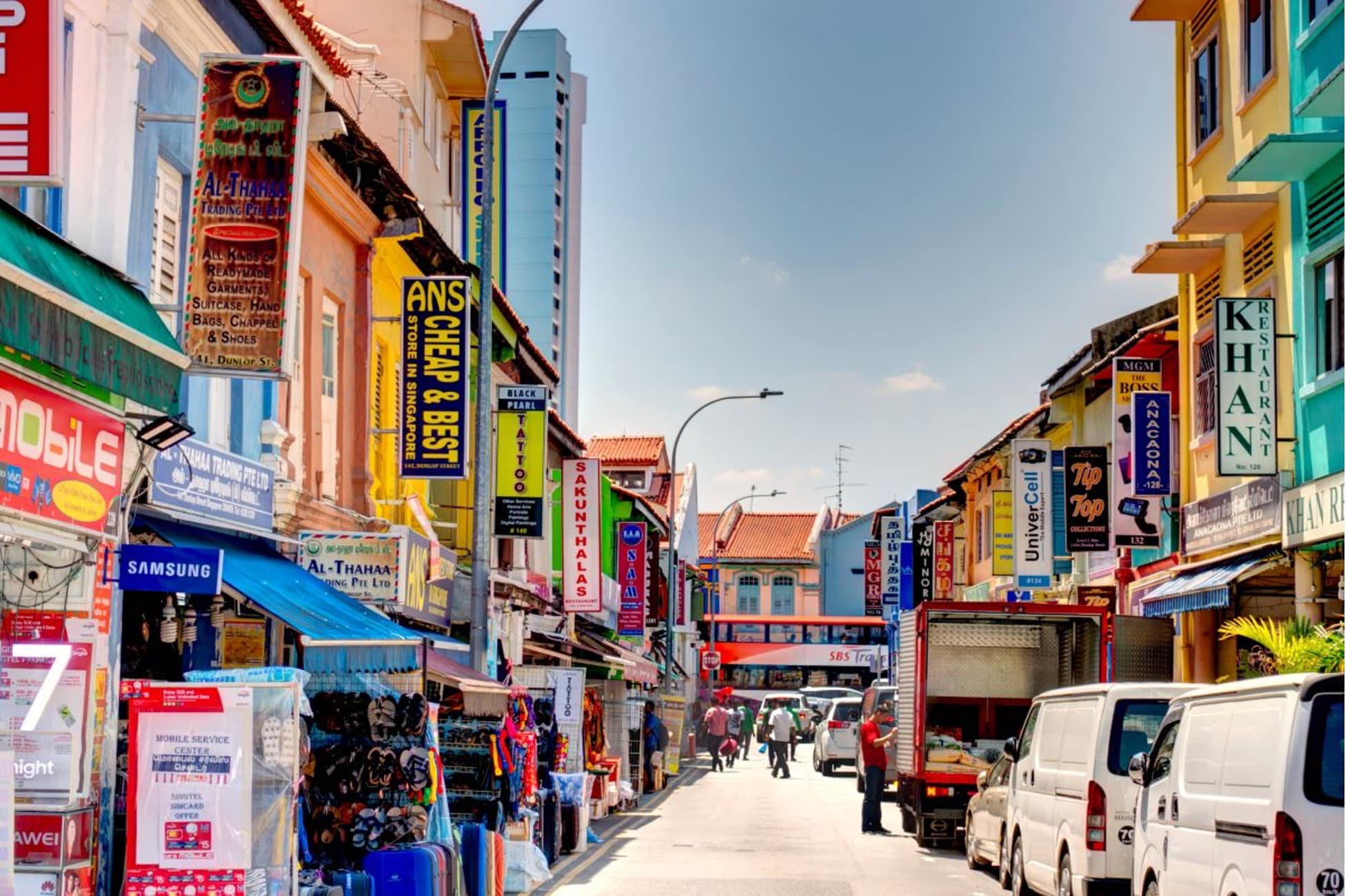 What Are the Key Differences Between Domestic and International Marketing?